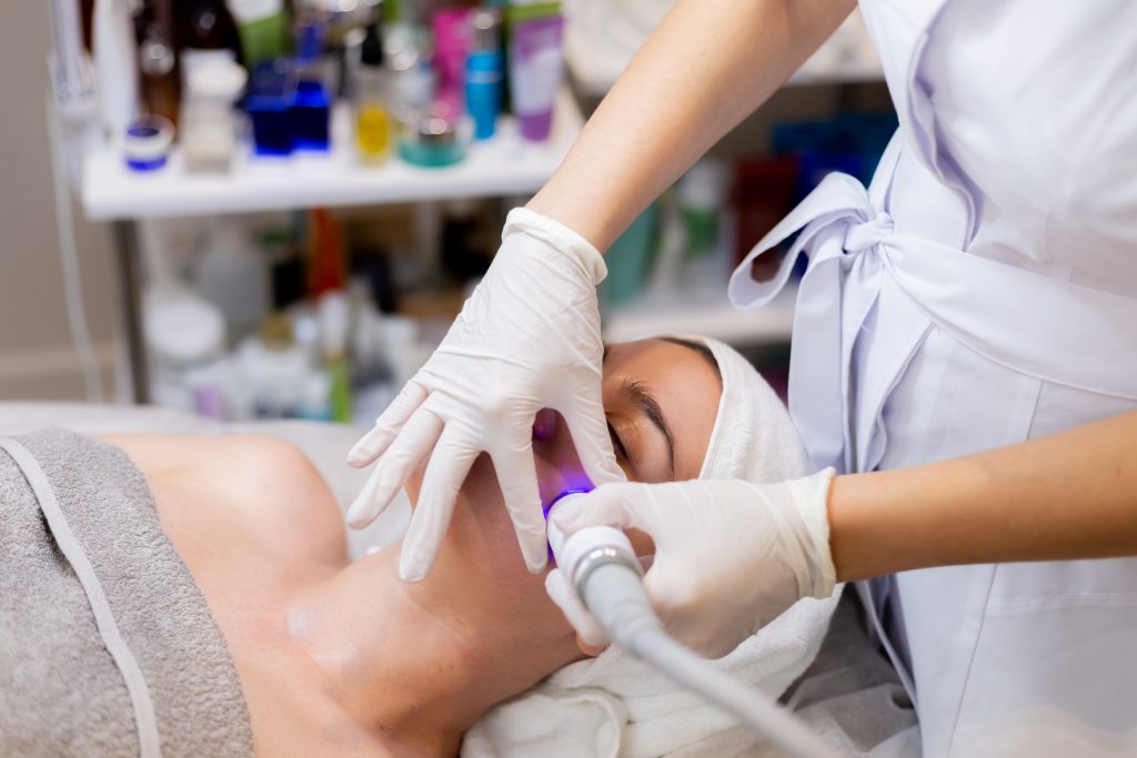 Electroporación Profesional: La Revolución de la Mesoterapia Sin Agujas